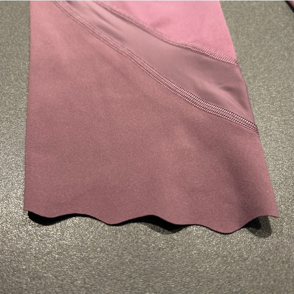 lululemon Mesh Hem Cropped Leggings, Lavender Purple, Size 4–6 (Est.) - Picture 6 of 6